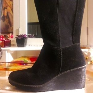 Black boots Open to offers